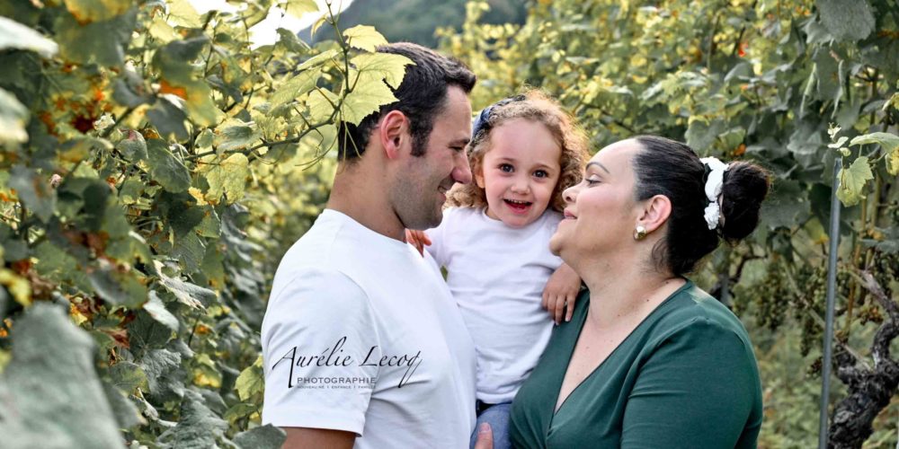 Photographie d'Aurélie Lecoq Photographie Photo enfance nouveau-né famille grossesse Suisse canton de Bern Prêles