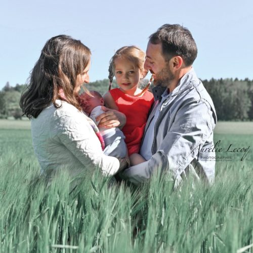 Photographie d'Aurélie Lecoq Photographie Photo enfance nouveau-né famille grossesse Suisse canton de Bern Prêles